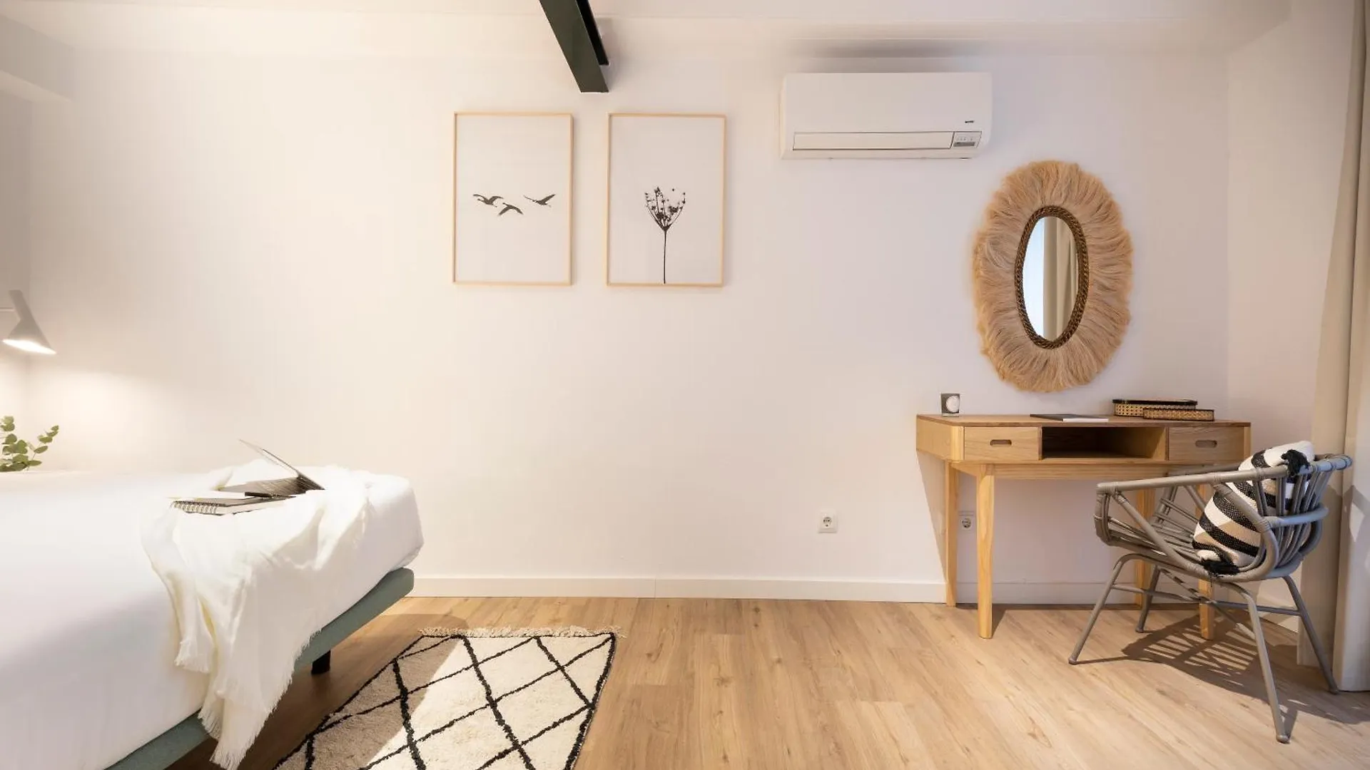 Aspasios Verdi Apartments Барселона 0*,
